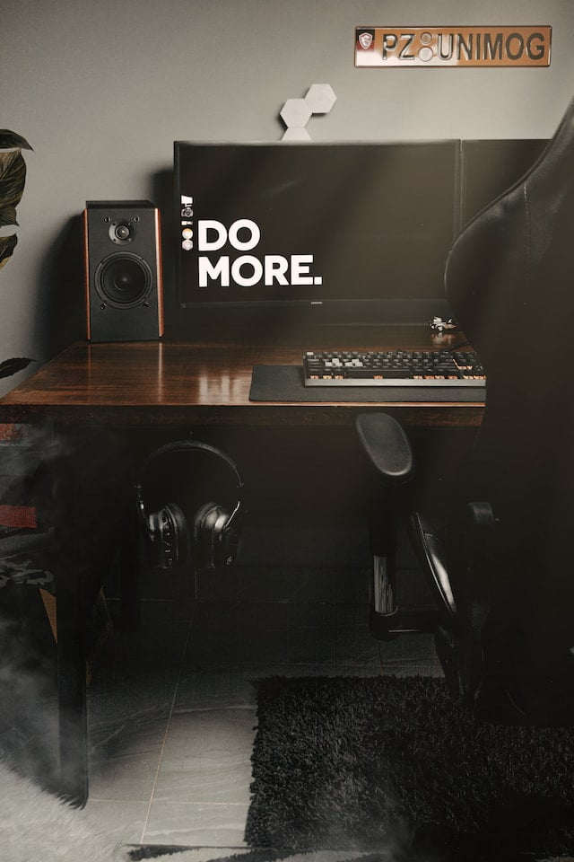 one black screen showing dual monitor is not working
